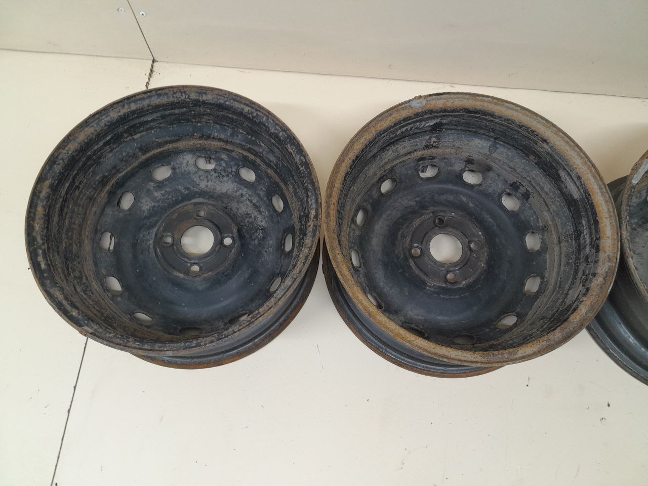 Диски к-кт R15 Штампованные