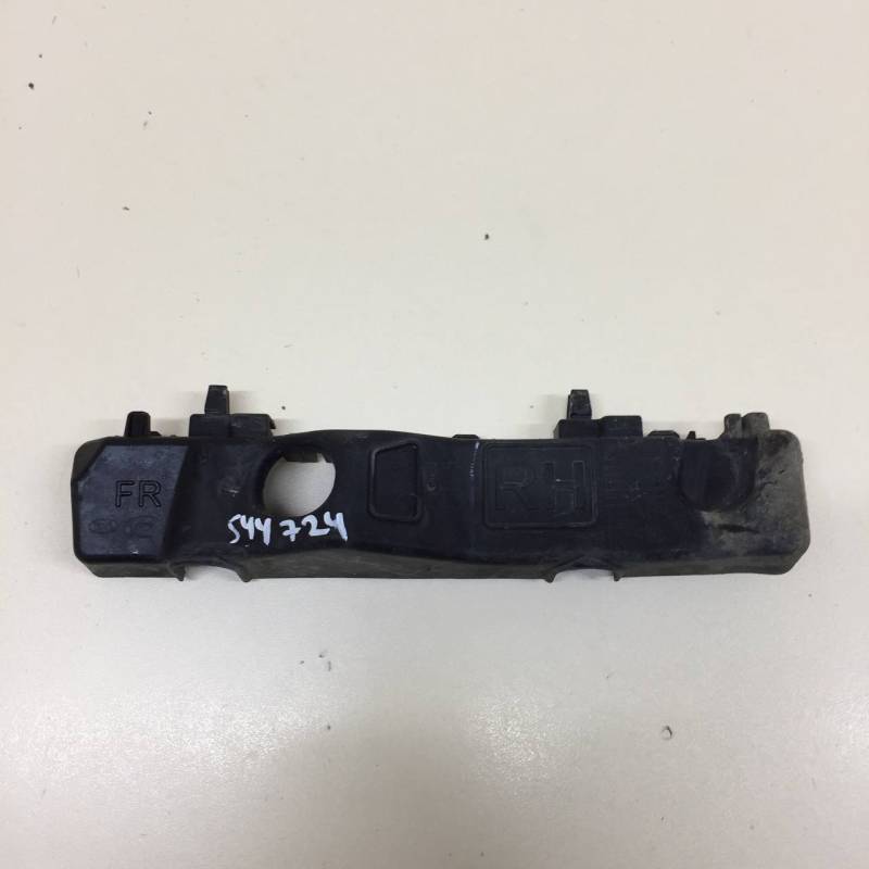 Кронштейн переднего бампера правый Kia Cerato (BD) 2018-2022