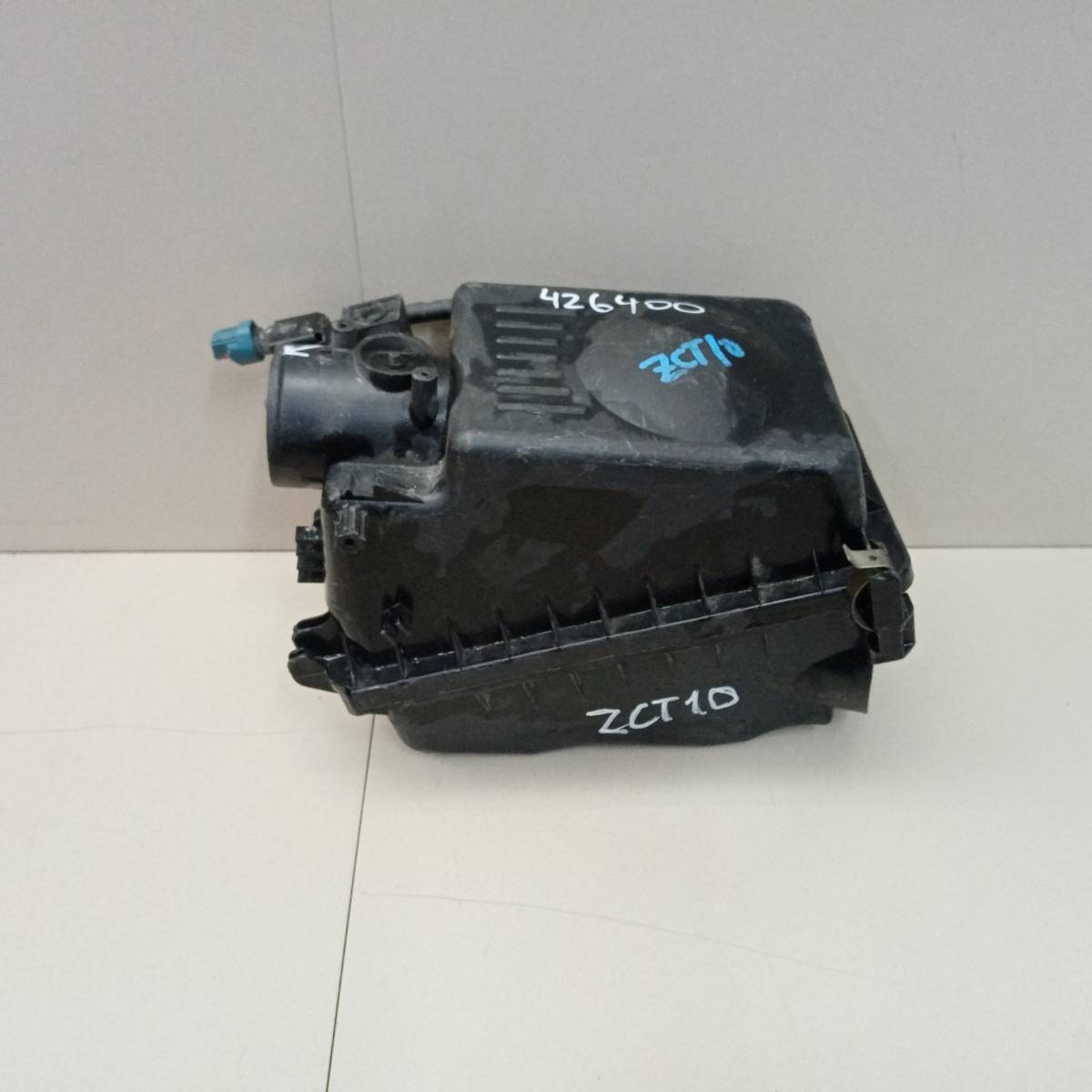 Корпус воздушного фильтра Toyota Caldina (T240) 2002-2007