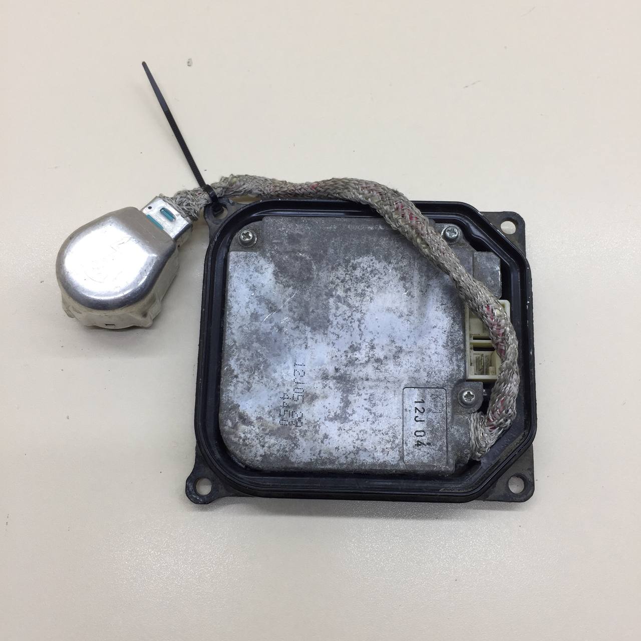 Блок ксеноновой лампы Toyota Camry (V40) 2006-2011 Блок ксеноновой лампы Toyota Camry (V40) 2006-2011