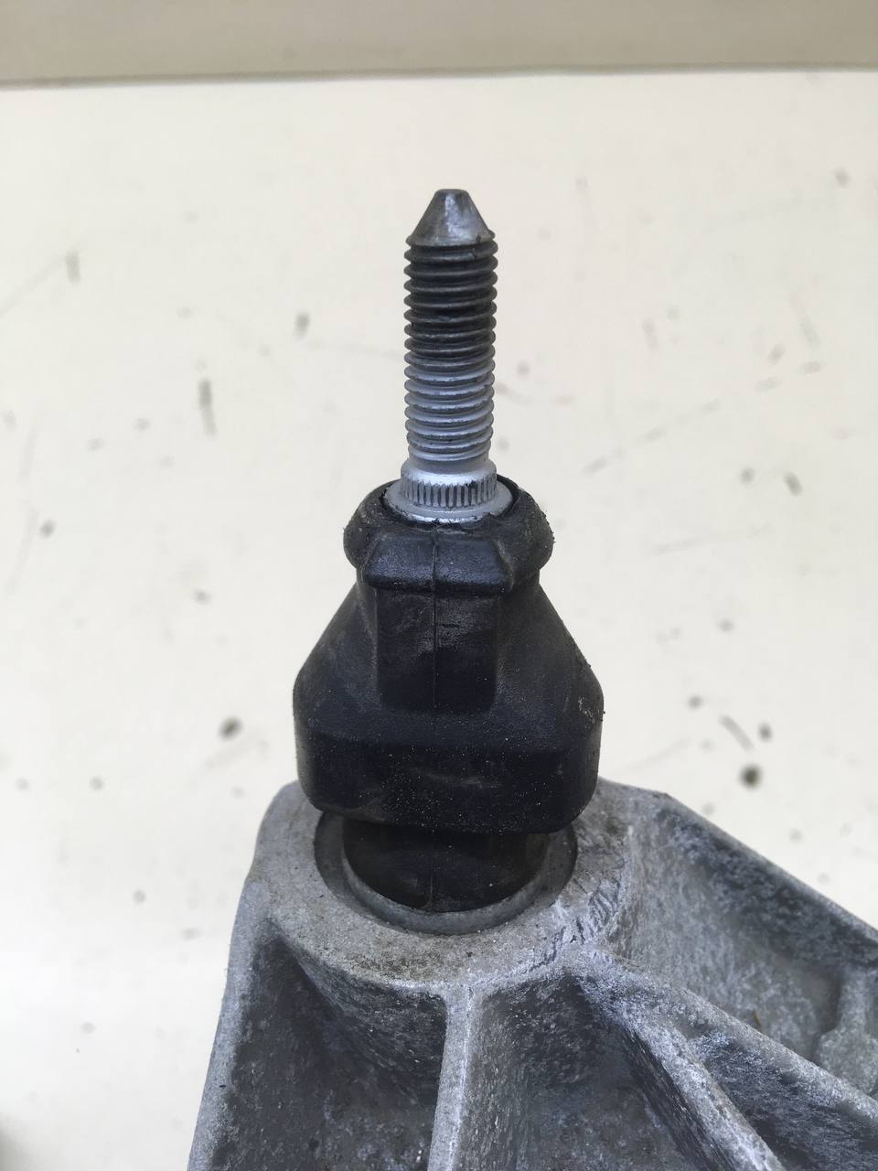 Кронштейн КПП Nissan Almera 3 (G11, G15) 2012> Кронштейн КПП Nissan Almera 3 (G11, G15) 2012>