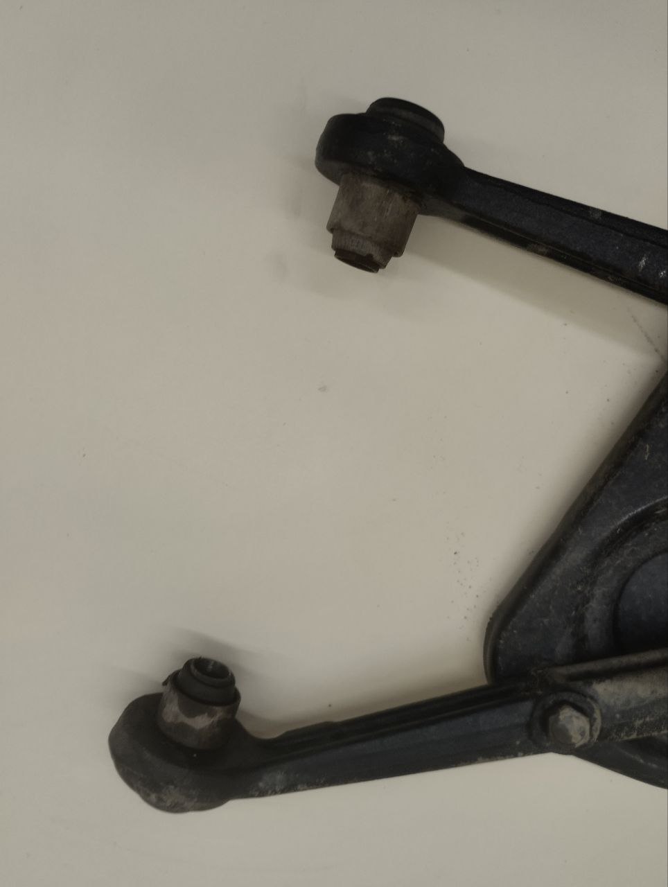 Рычаг передний нижний правый Chevrolet Niva 2009-2020