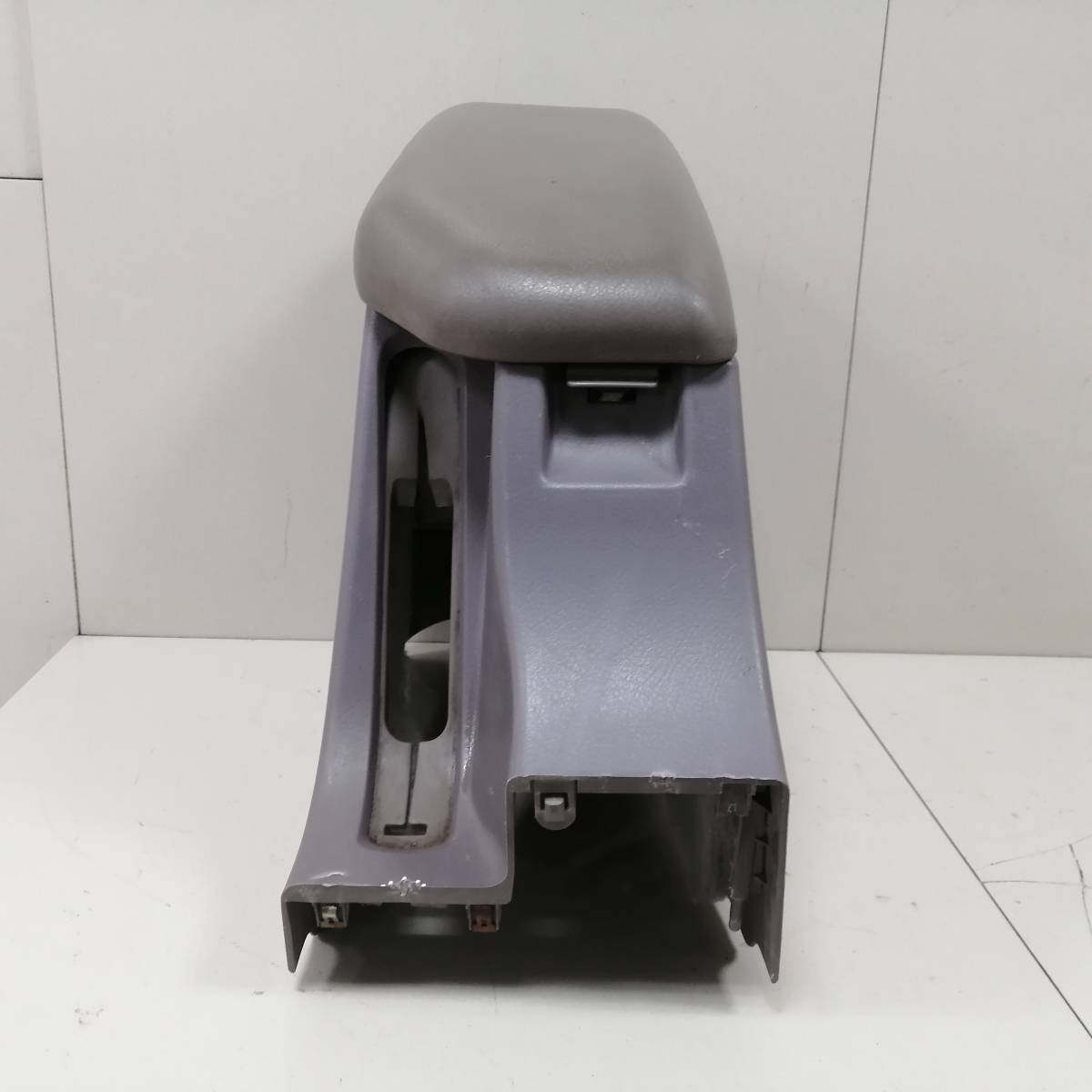 Подлокотник Great Wall H1 2005-2010