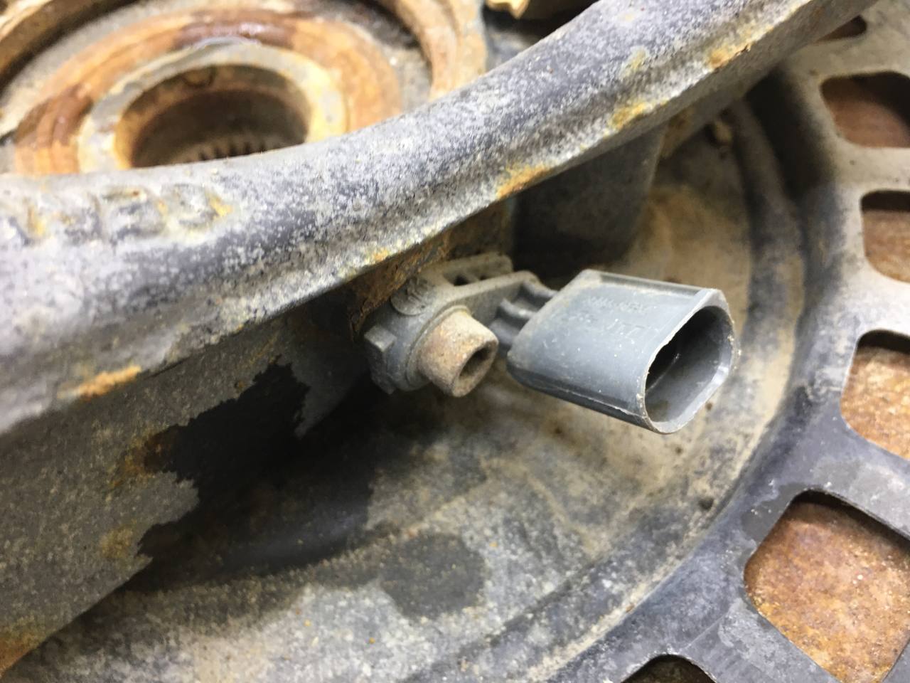 Кулак поворотный задний правый Volkswagen Touareg (7L) 2002-2010