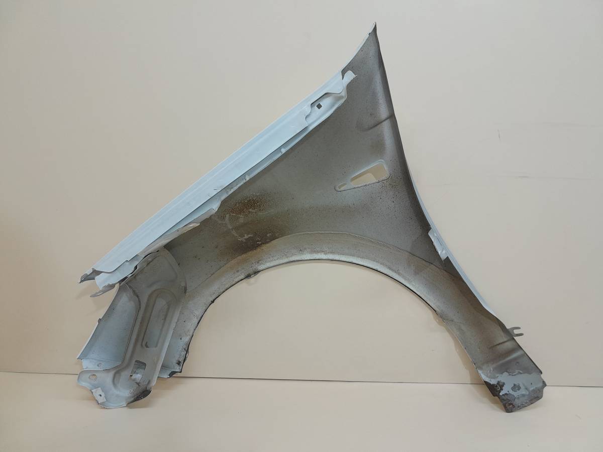 Крыло переднее правое Renault Sandero 2009-2014