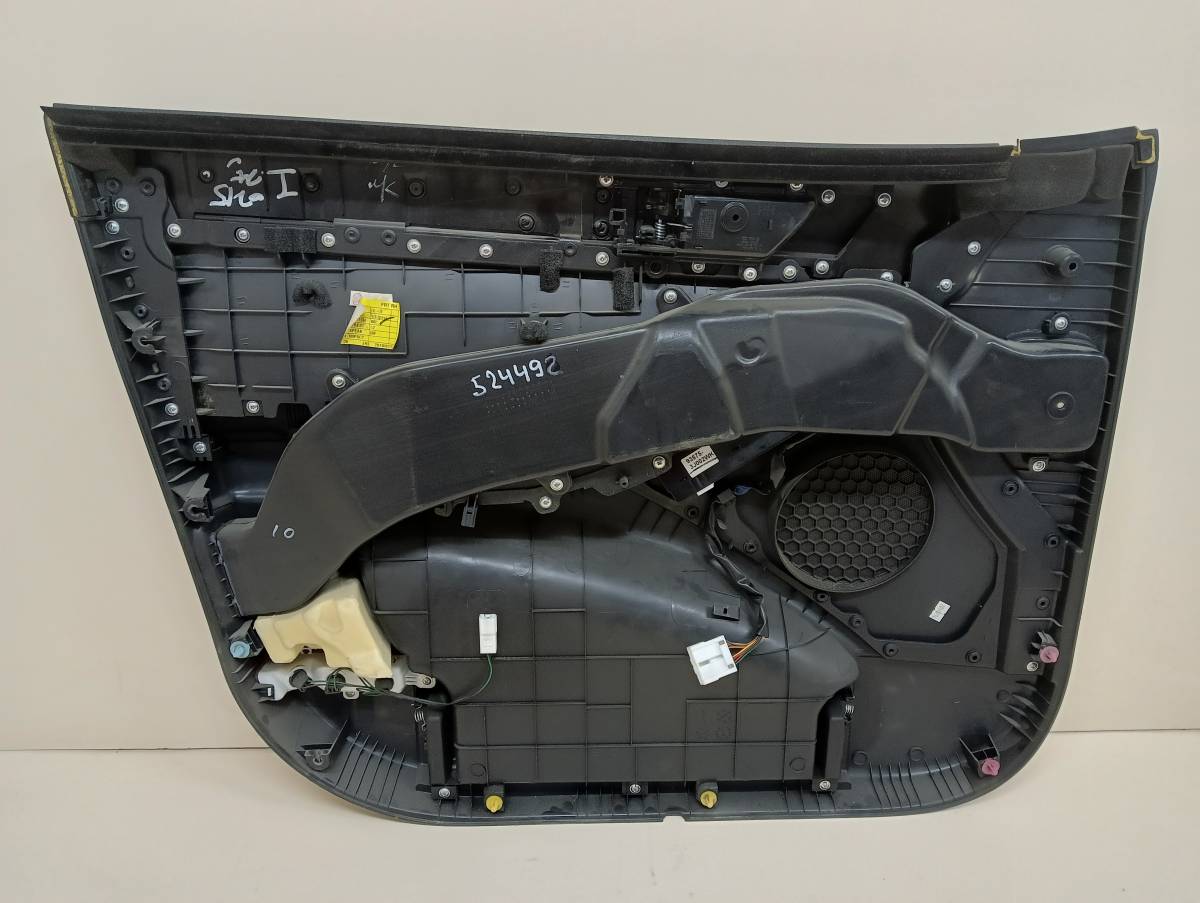 Обшивка двери передней правой Hyundai ix55 2007-2013
