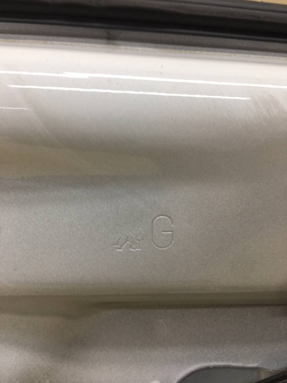 Дверь передняя левая Peugeot 207 2006-2013