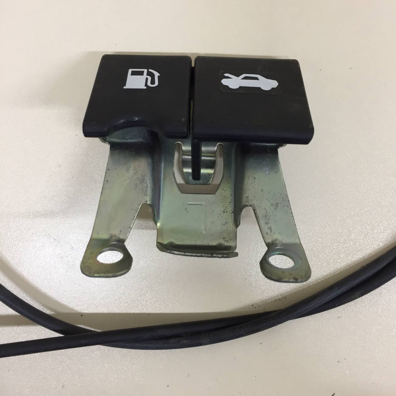Ручка открывания капота Nissan Note (E11) 2006-2013