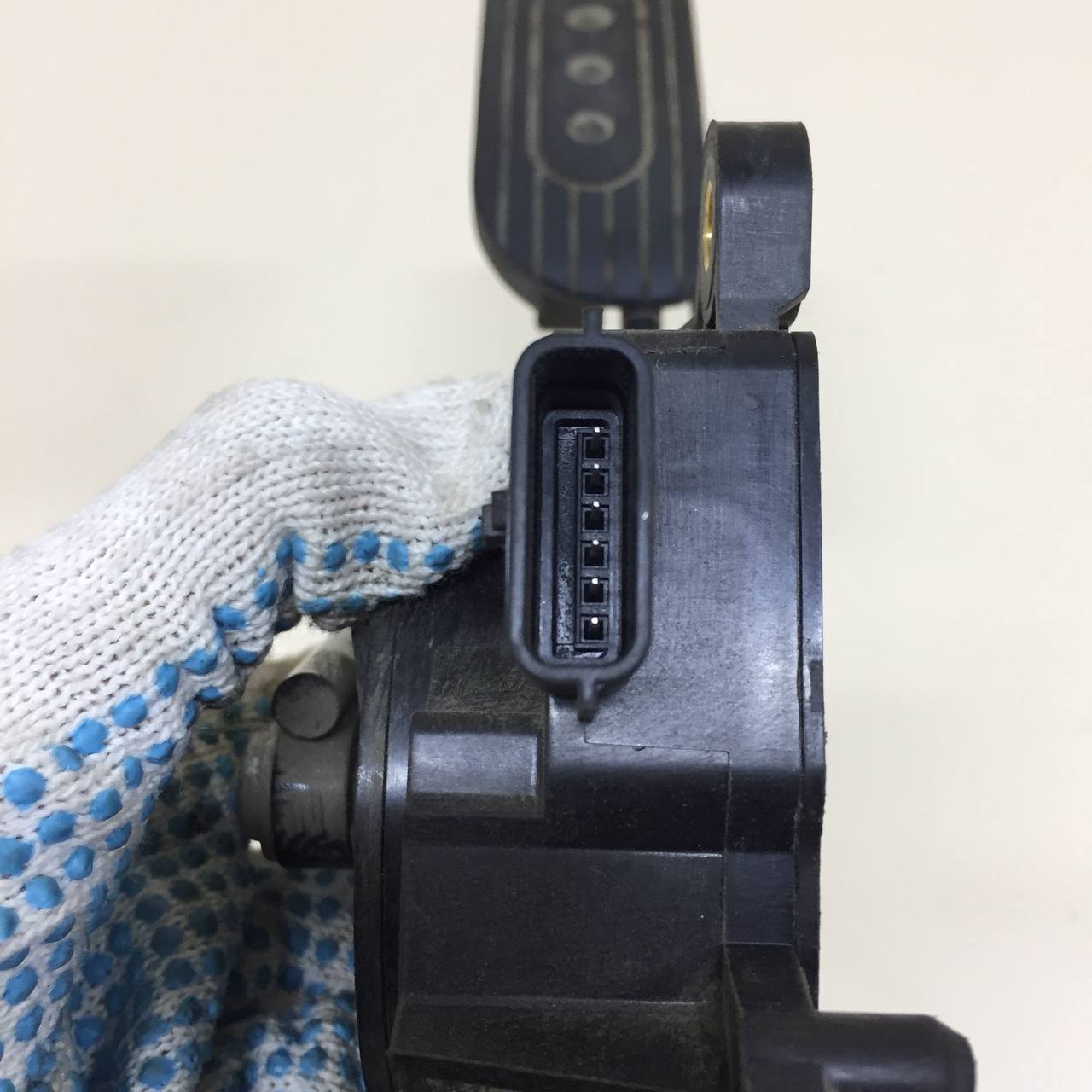 Педаль газа Nissan Note (E11) 2006-2013 Педаль газа Nissan Note (E11) 2006-2013