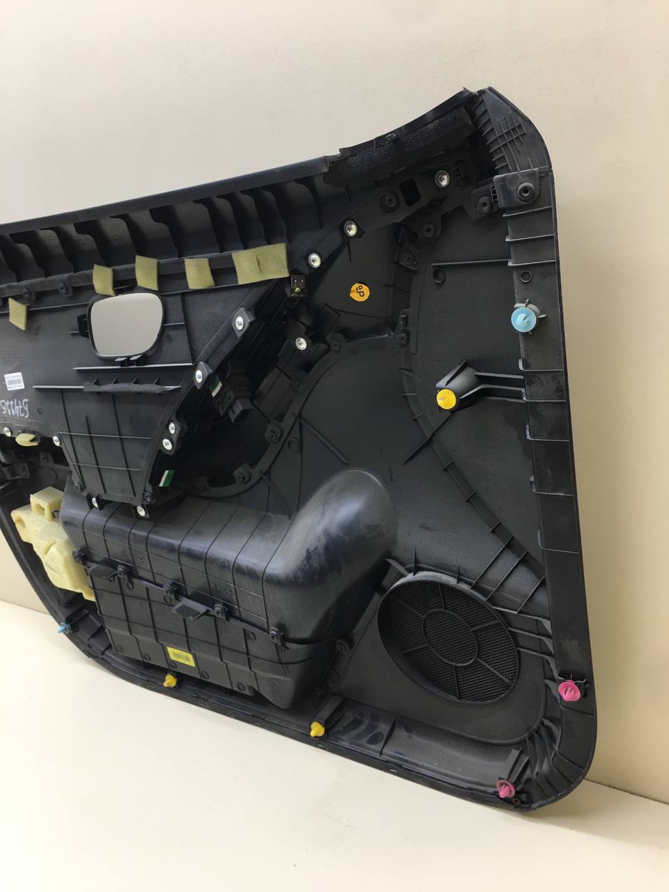 Обшивка двери передней правой Hyundai Elantra (HD) 2006-2010