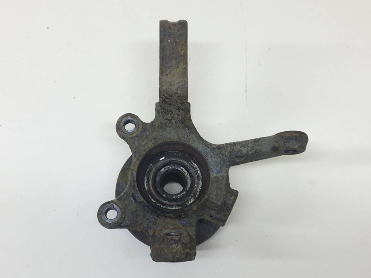 Кулак поворотный передний правый Nissan Almera (N16) 2000-2006