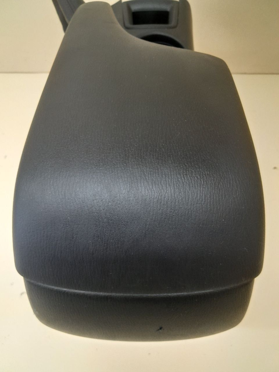 Консоль центральная Mazda Mazda 3 (BM) 2013-2016 Консоль центральная Mazda Mazda 3 (BM) 2013-2016