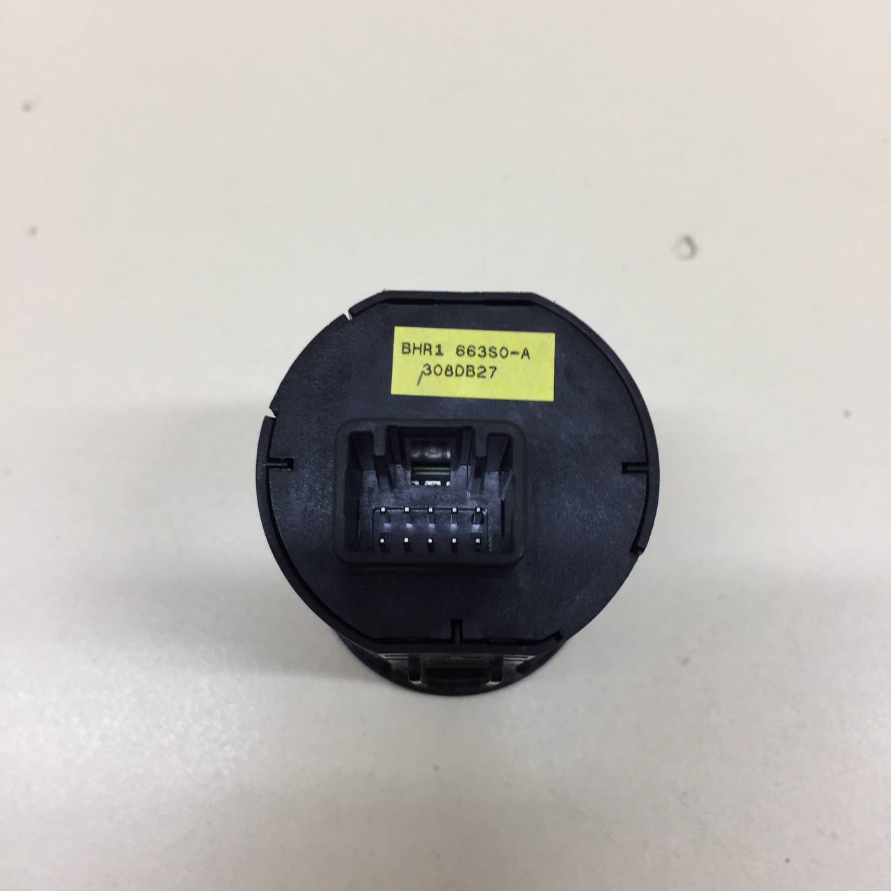 Кнопка запуска двигателя Mazda Mazda 3 (BM) 2013-2016 Кнопка запуска двигателя Mazda Mazda 3 (BM) 2013-2016