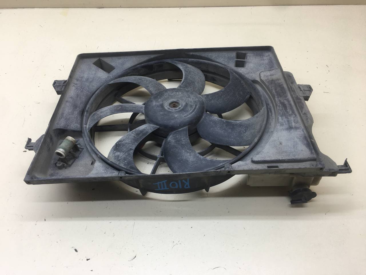 Диффузор вентилятора Kia Rio 3 (QB) 2011-2017