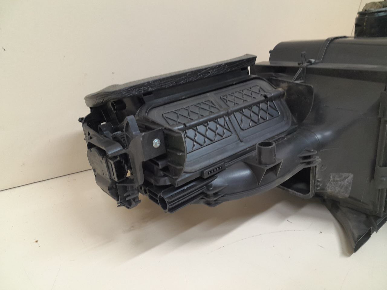 Корпус отопителя Skoda Rapid 2012-2020 Корпус отопителя Skoda Rapid 2012-2020