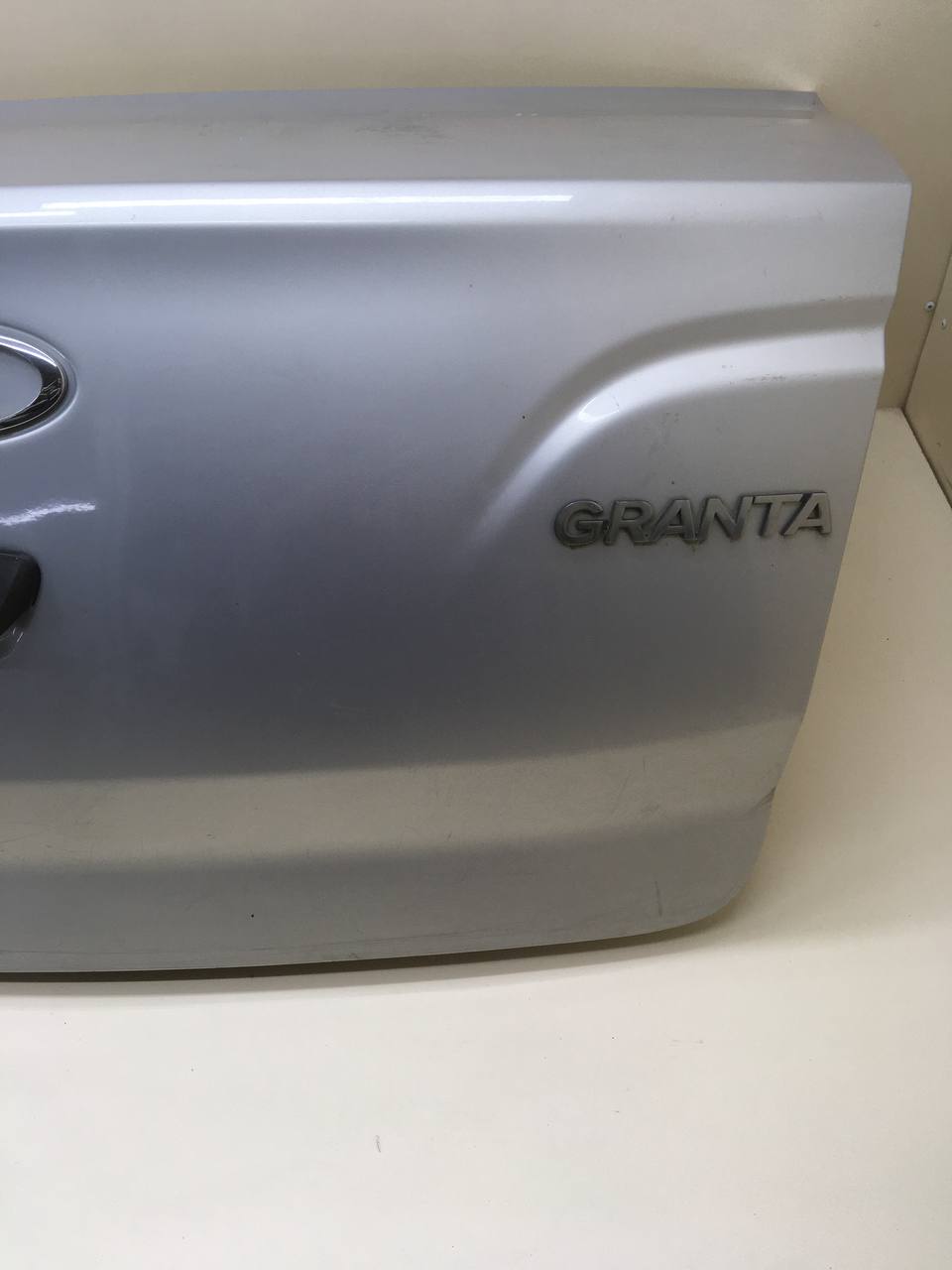 Крышка багажника Lada Granta 2011>