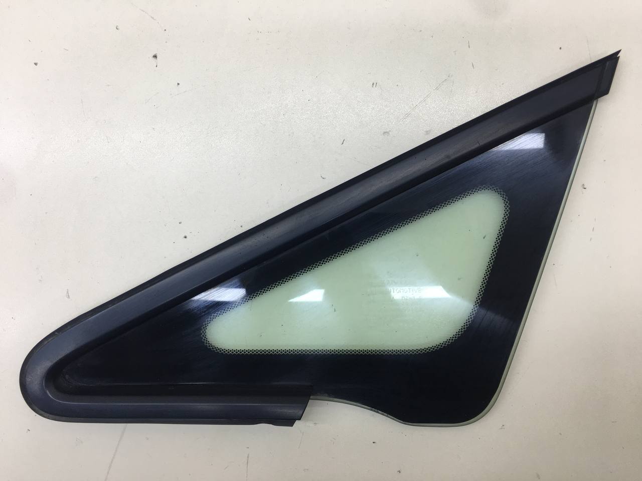 Стекло кузовное глухое левое Honda Civic 4D 2006-2012