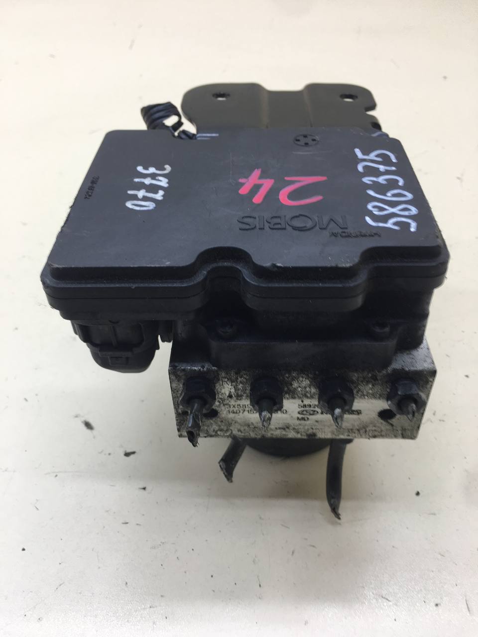 Блок ABS (насос) Hyundai Elantra (MD) 2011-2016