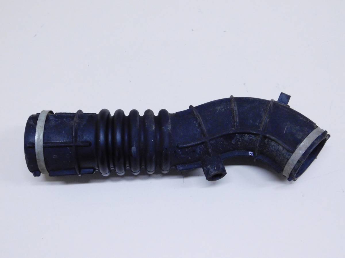 Патрубок воздушного фильтра Lada Largus 2012>