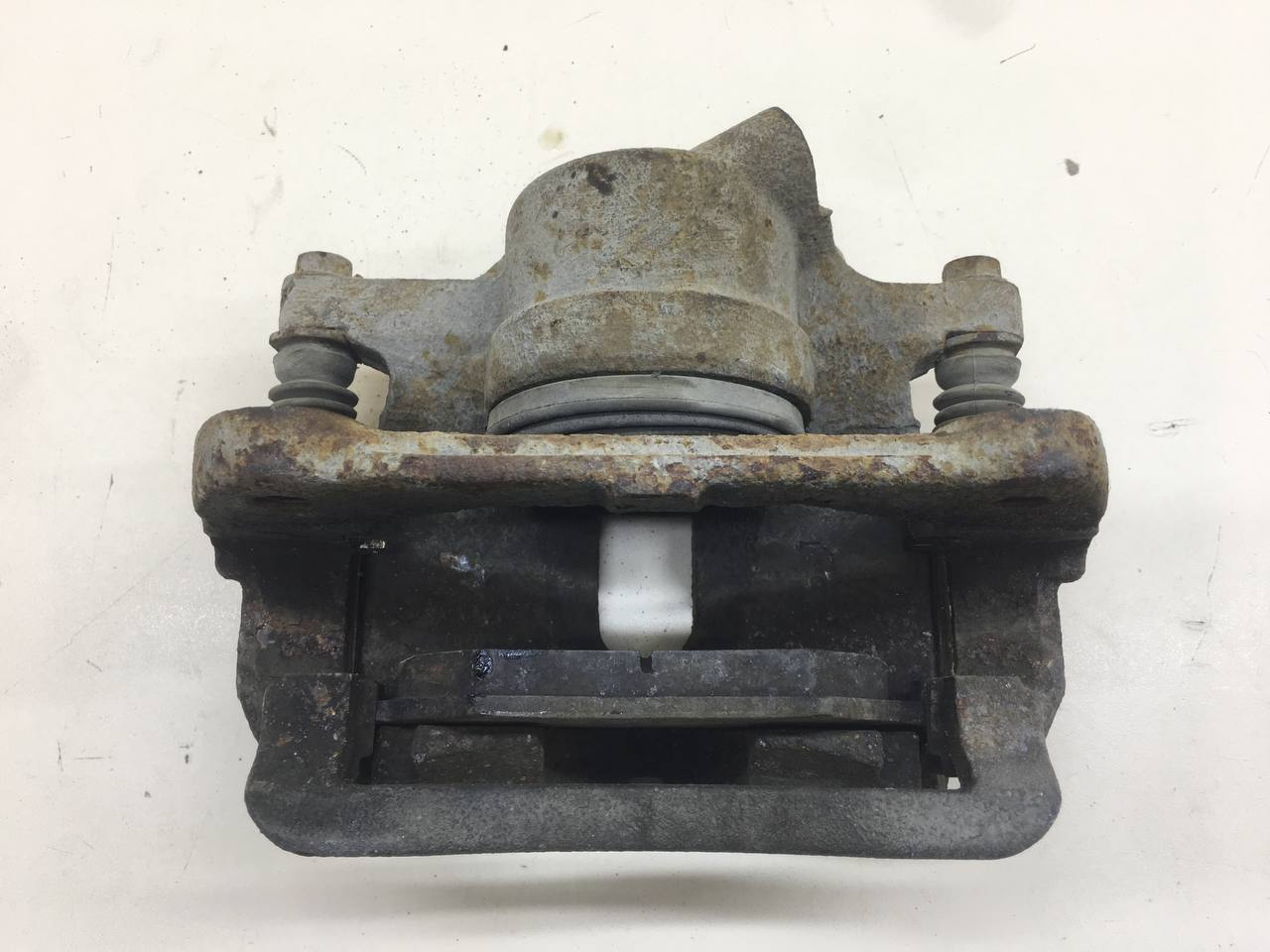 Суппорт передний правый Lifan X60 2012>