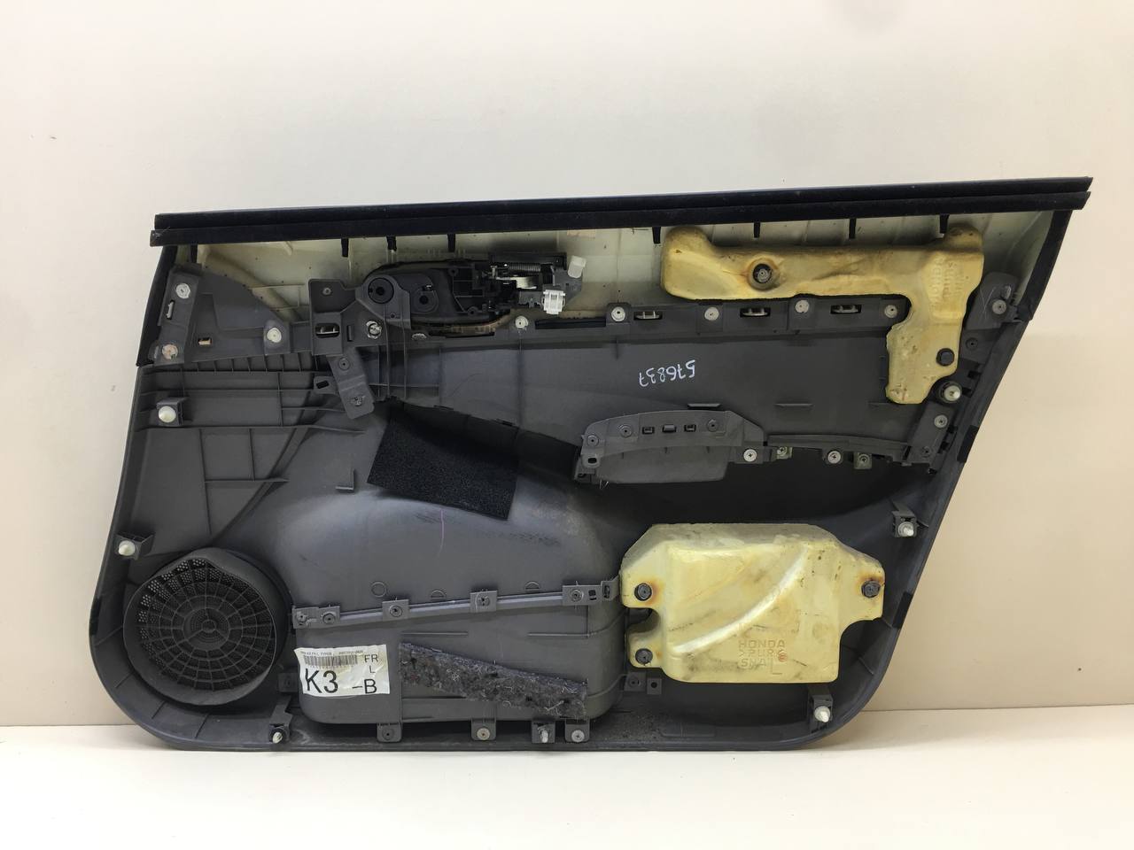 Обшивка двери передней левой Honda Civic 4D 2006-2012