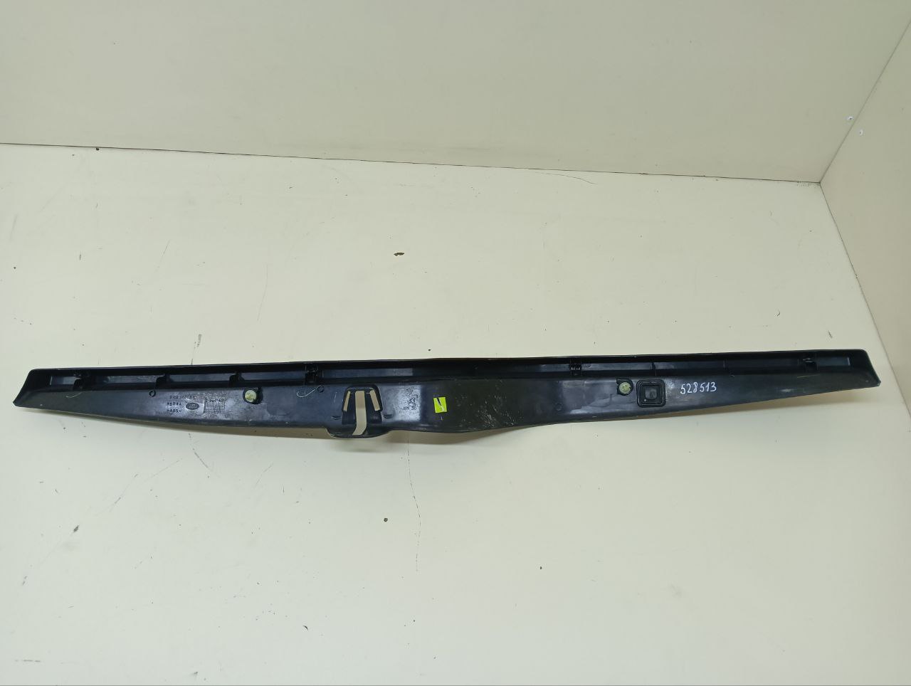 Накладка двери багажника Land Rover Discovery 3 (L319) 2004-2009