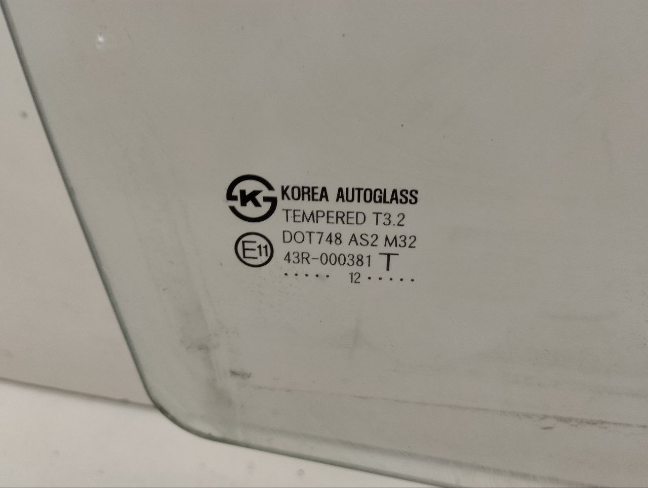 Стекло двери передней правой Hyundai Solaris (RB) 2010-2017