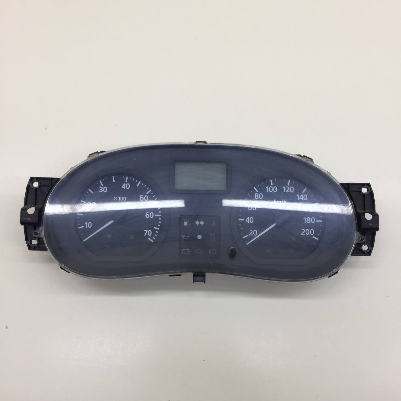 Панель приборов Renault Logan (1) 2005-2014