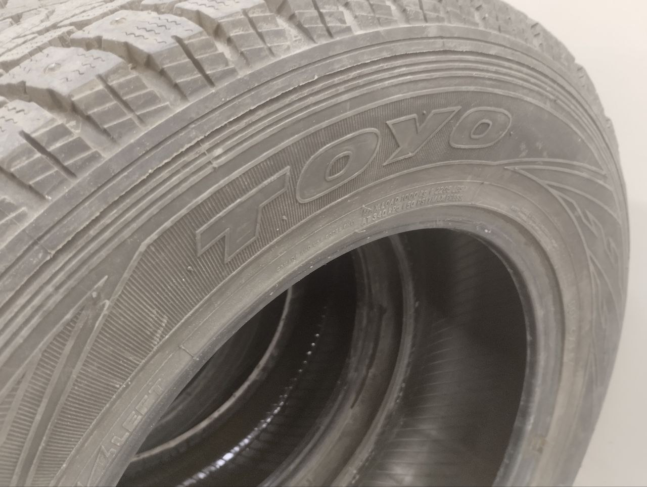 Шины R17 Зимние шипованные TOYO OPEN COUNTRY