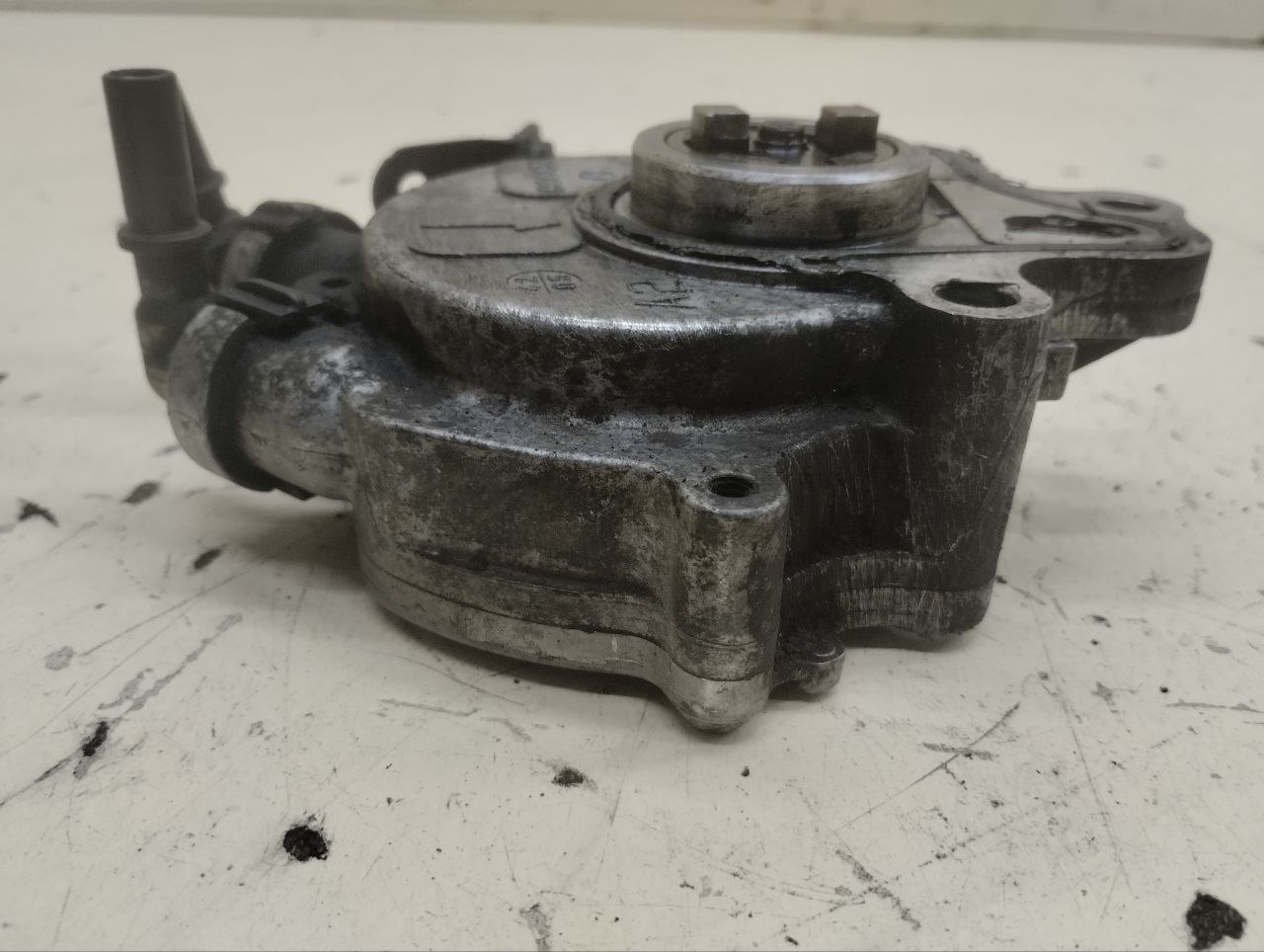 Насос вакуумный Land Rover Discovery 3 (L319) 2004-2009 Насос вакуумный Land Rover Discovery 3 (L319) 2004-2009