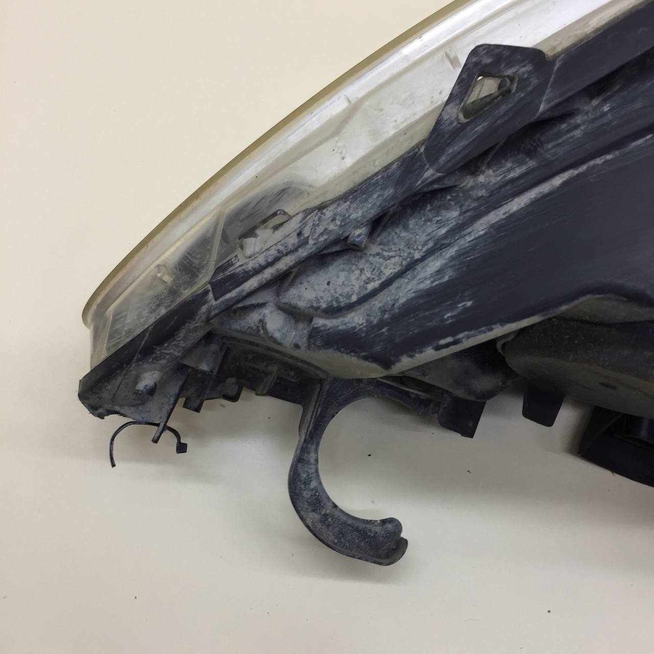 Фара правая Peugeot 308 2007> Фара правая Peugeot 308 2007>