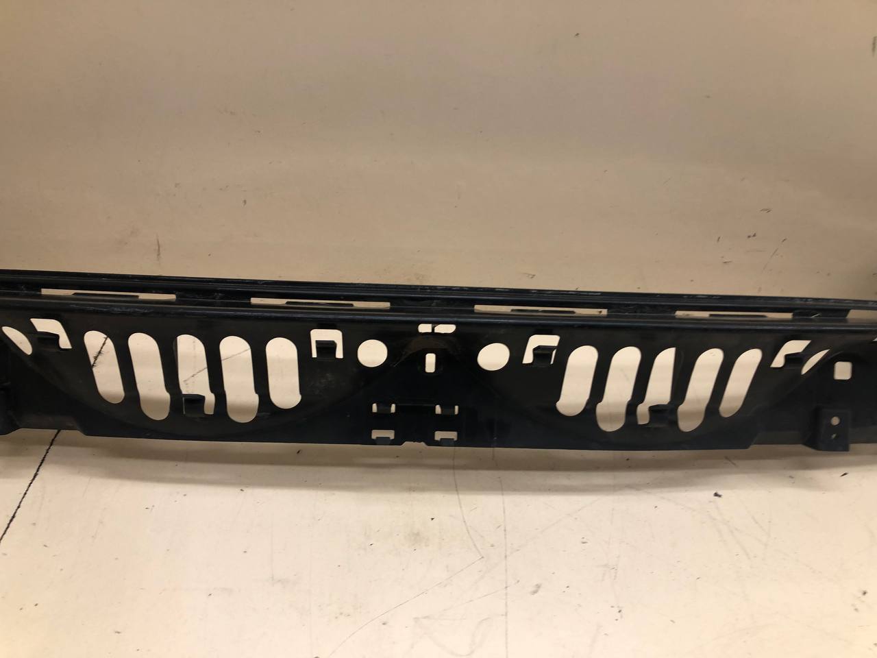 Кронштейн заднего бампера BMW 7-Series F01,F02  2008-2015