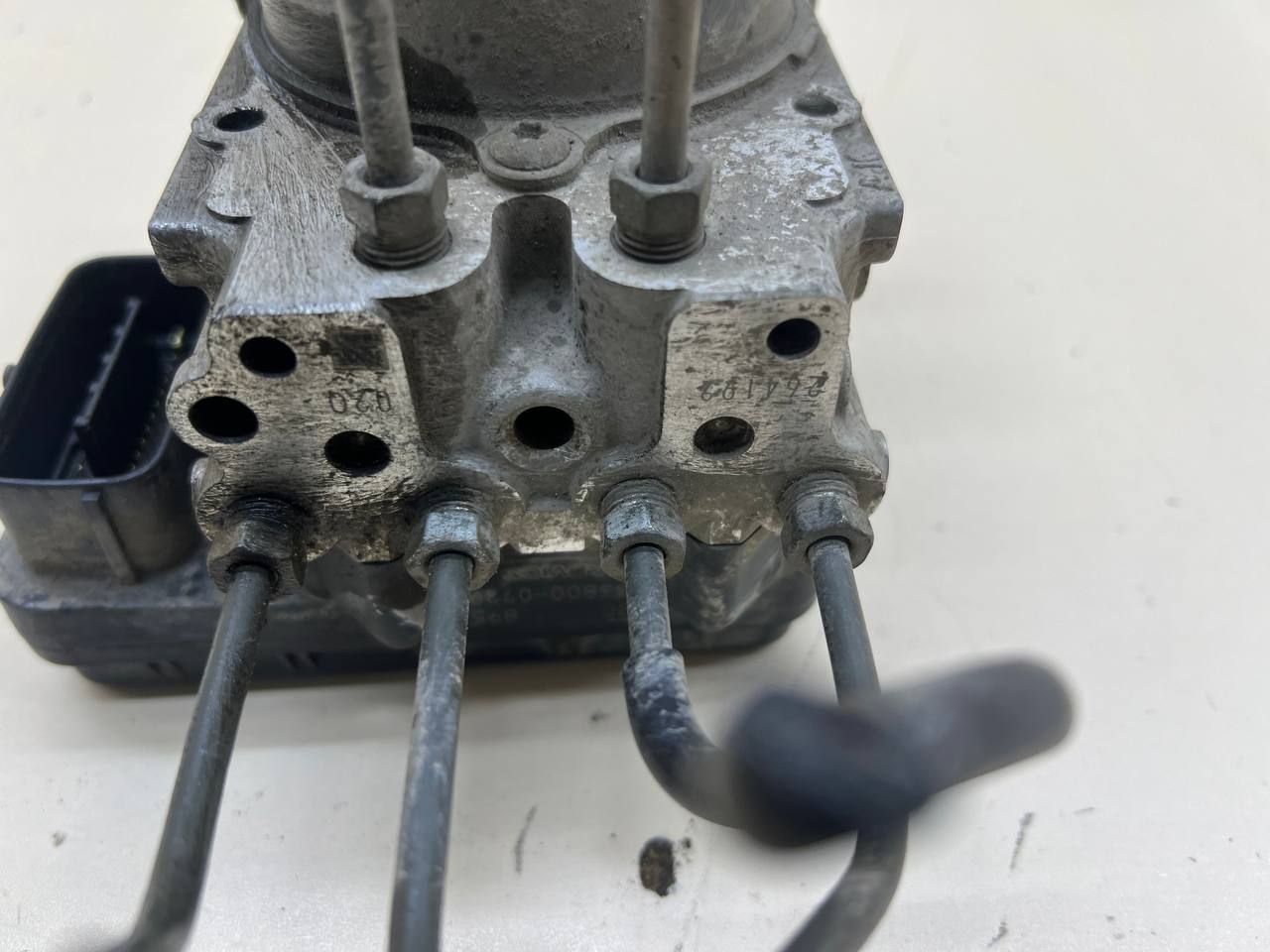 Блок ABS (насос) Toyota Rav 4 (XA40) 2013-2019