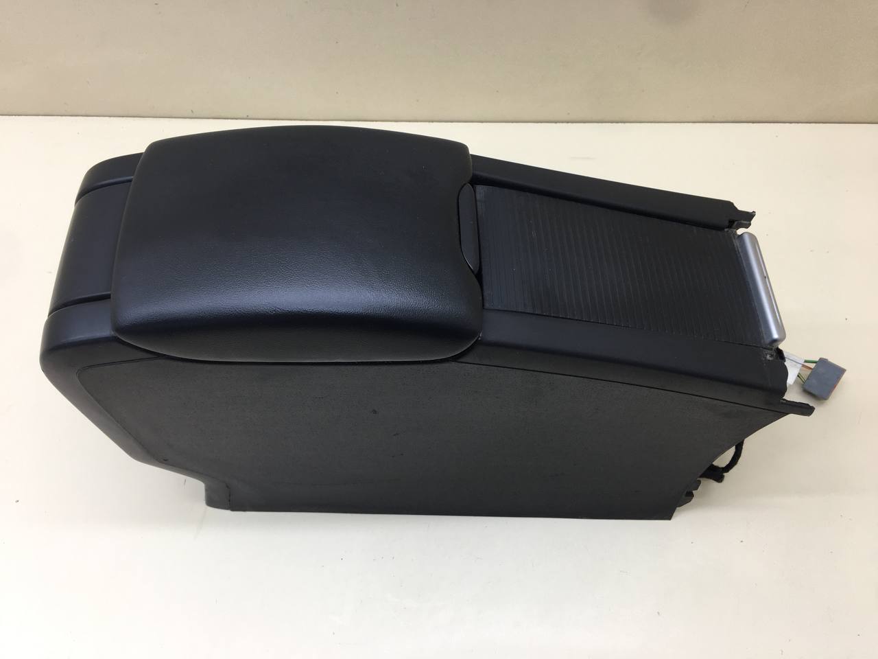 Консоль центральная Volvo XC60 2008-2017