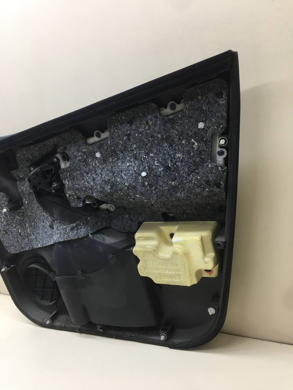 Обшивка двери передней левой Toyota Rav 4 (A30) 2006-2013