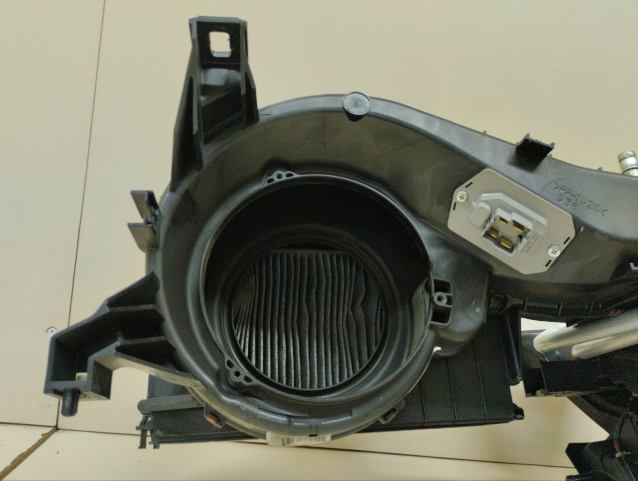 Корпус отопителя Land Rover Discovery 3 (L319) 2004-2009 Корпус отопителя Land Rover Discovery 3 (L319) 2004-2009