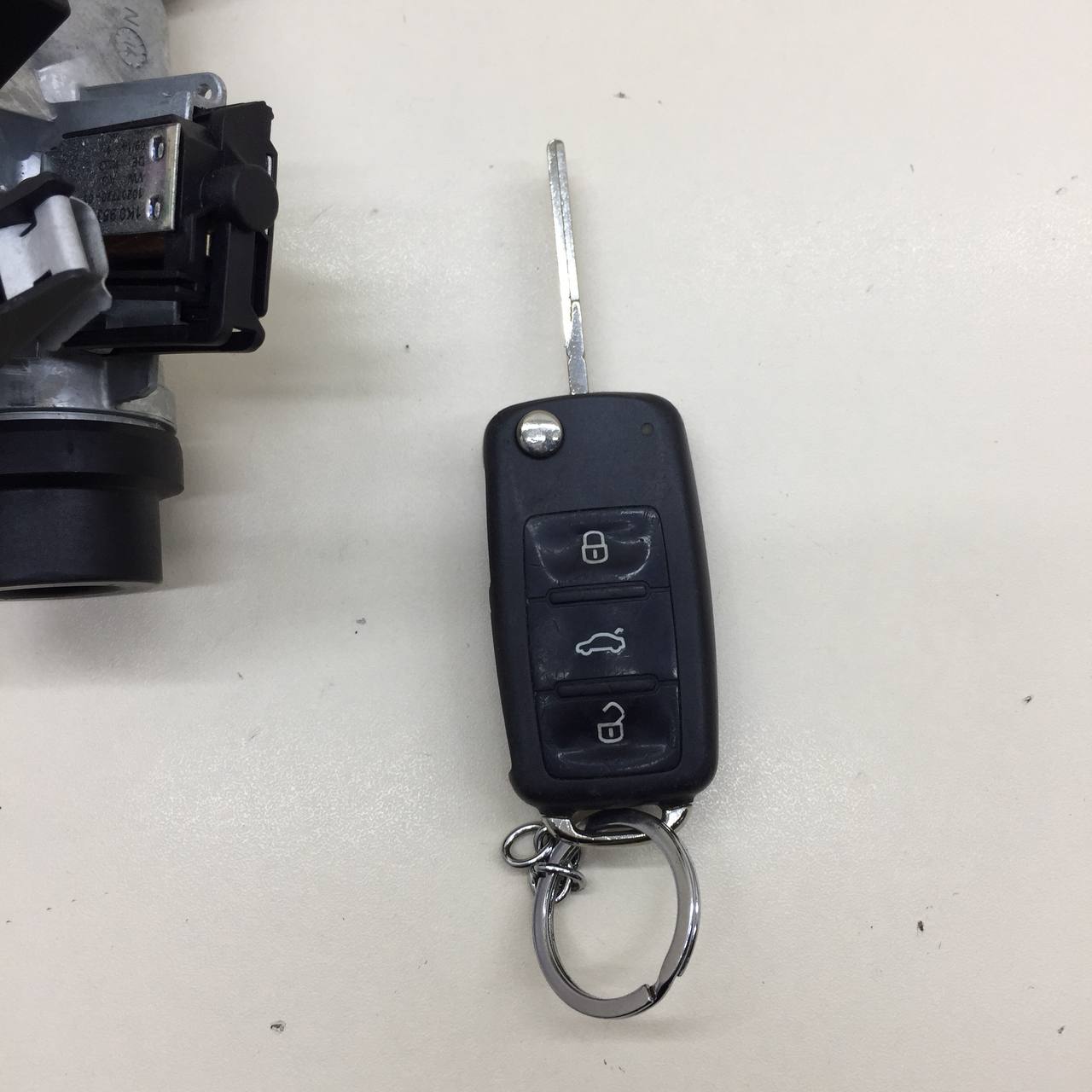Замок зажигания Volkswagen Jetta (A6) 2010-2019 Замок зажигания Volkswagen Jetta (A6) 2010-2019