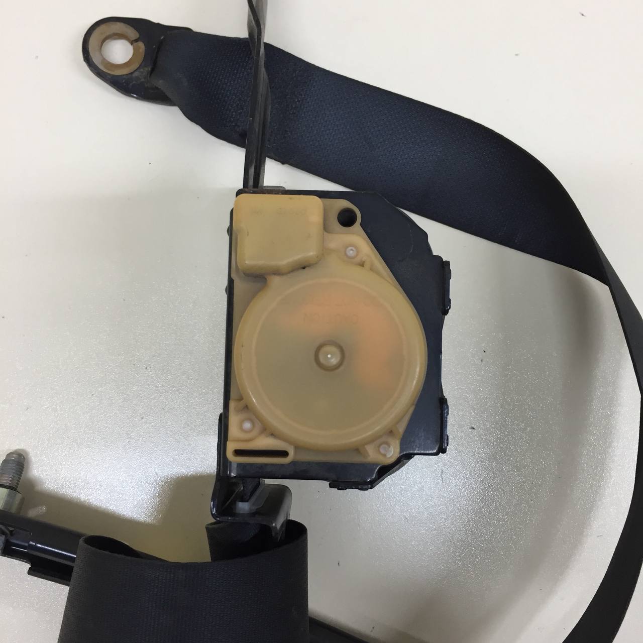 Ремень безопасности с пиропатроном Nissan Almera (N16) 2000-2006