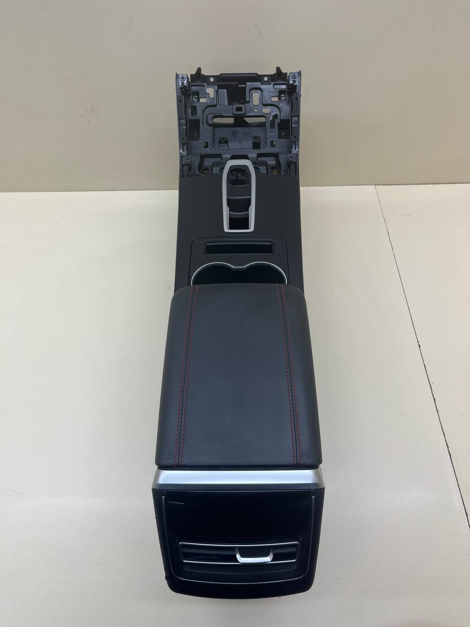 Консоль центральная Chery Tiggo 4 Pro 2021>