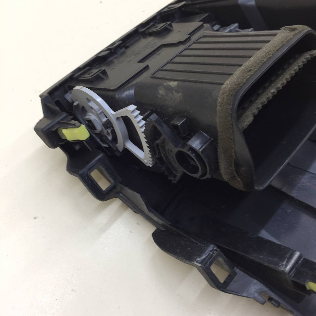 Дефлектор воздушный Toyota Corolla E150 2006-2013