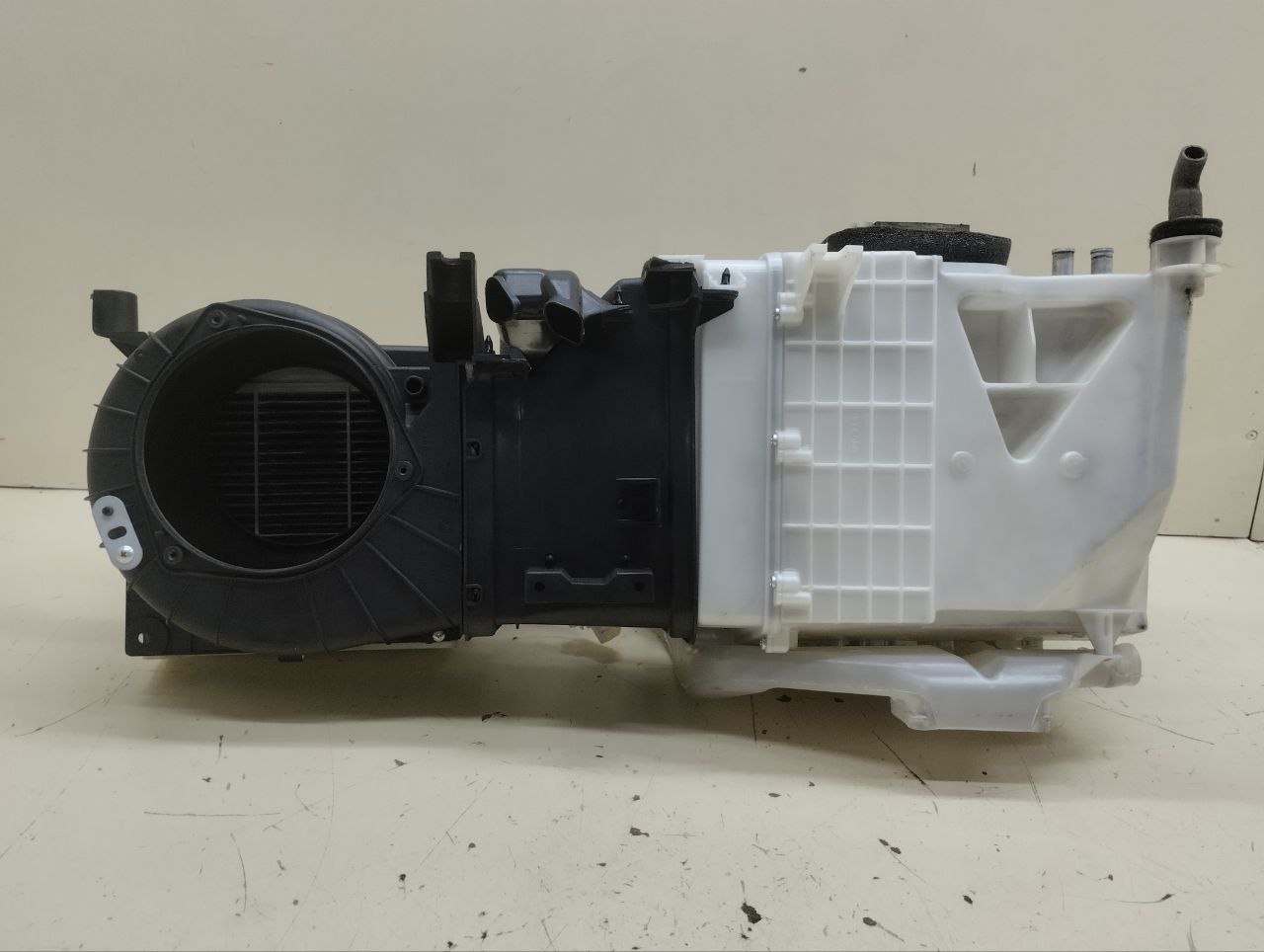 Корпус отопителя Mitsubishi Lancer 9 (CS/Classic) 2000-2011 Корпус отопителя Mitsubishi Lancer 9 (CS/Classic) 2000-2011