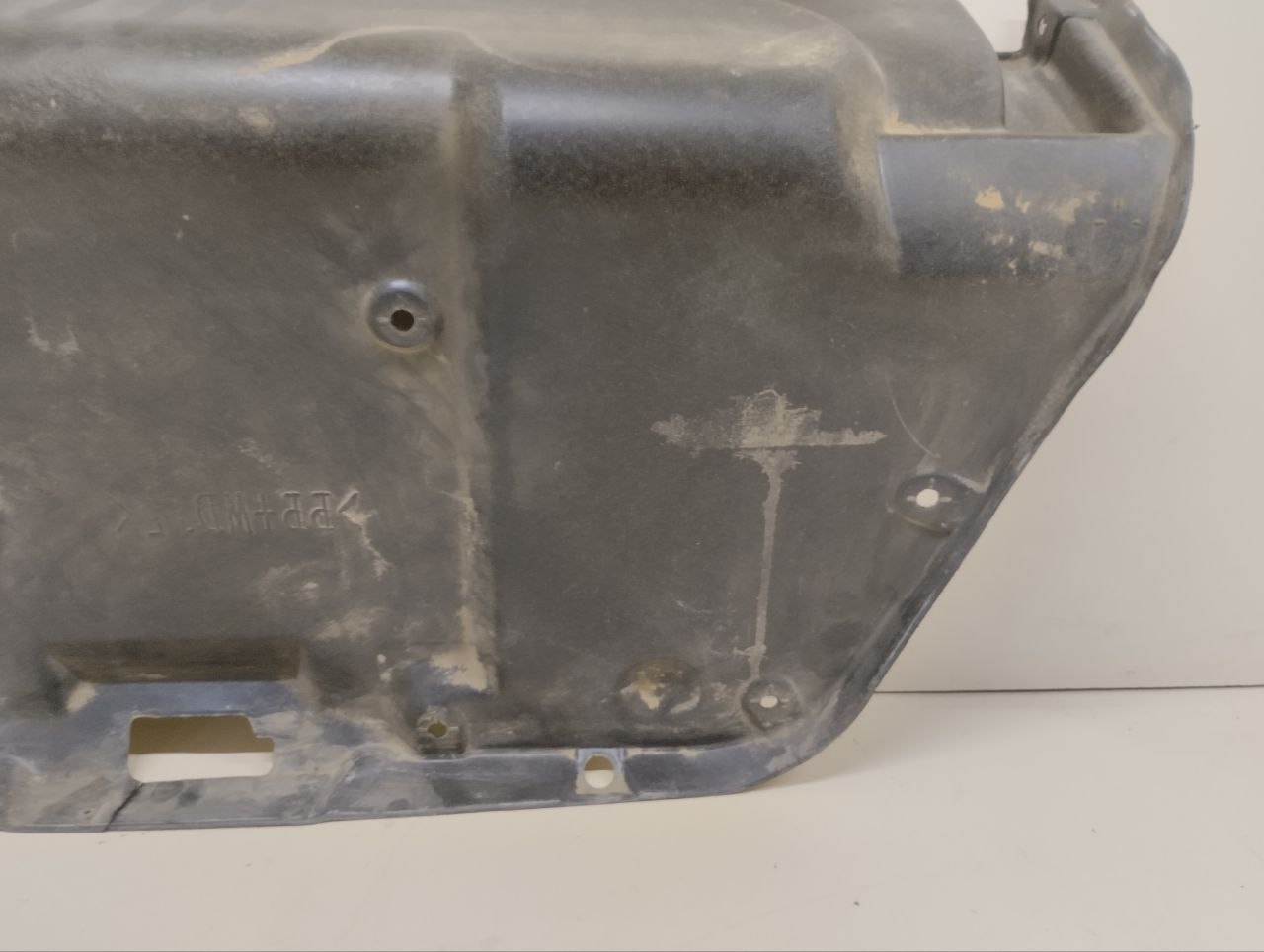 Обшивка крышки багажника Chevrolet Aveo T250 2005-2011 Обшивка крышки багажника Chevrolet Aveo T250 2005-2011