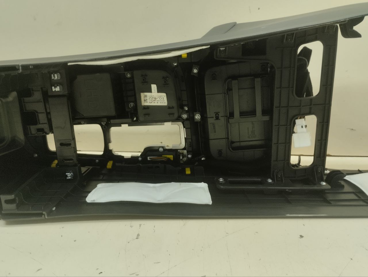 Консоль центральная Hyundai Sonata 7 (LF) 2017-2019 Консоль центральная Hyundai Sonata 7 (LF) 2017-2019