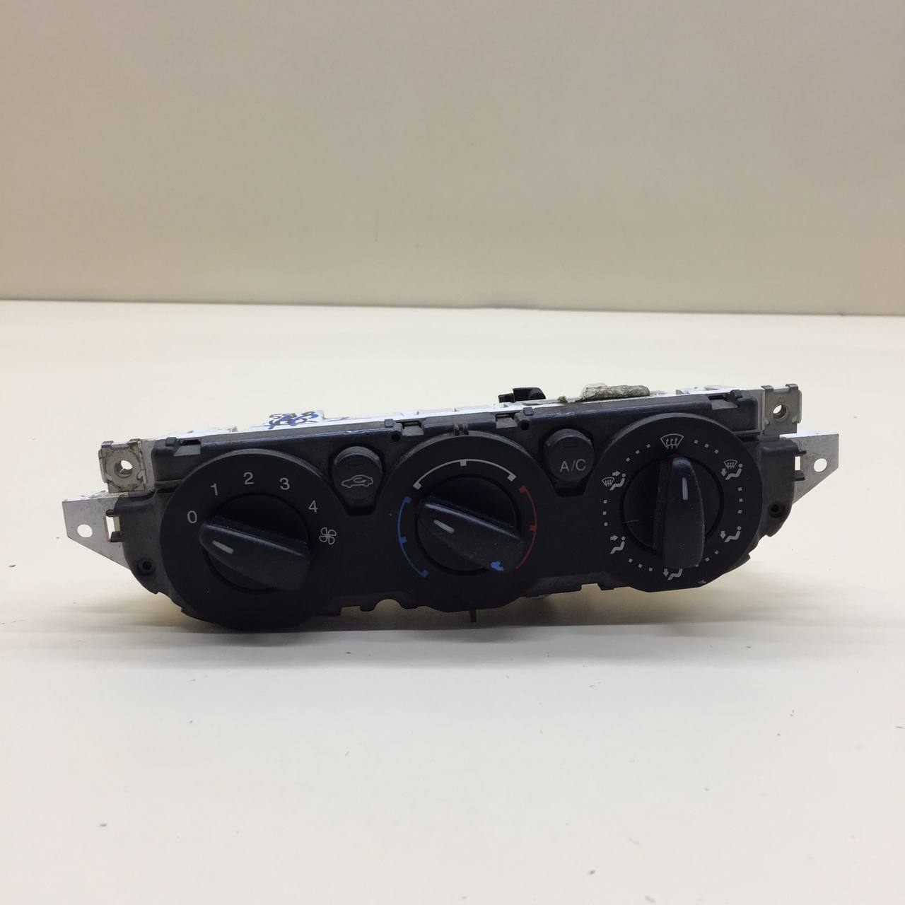 Блок управления отопителем Ford Focus 2 (DA) 2005-2008