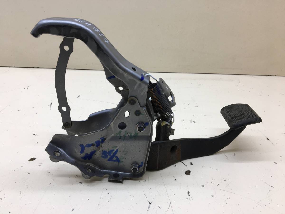 Педаль тормоза Lexus NX 200 (Z10) 2014-2021