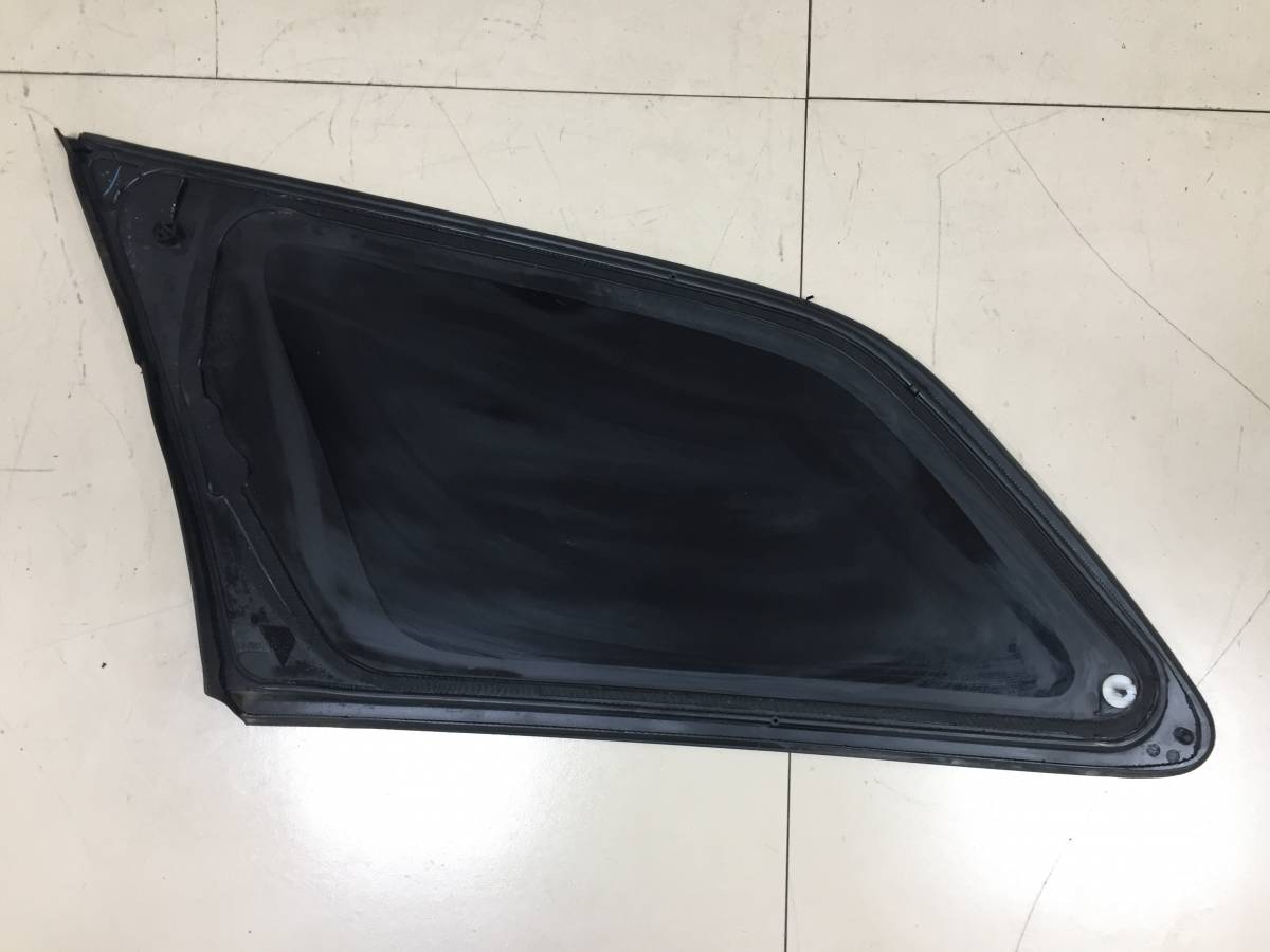 Стекло кузовное глухое правое Mazda CX-7 (ER) 2006-2012
