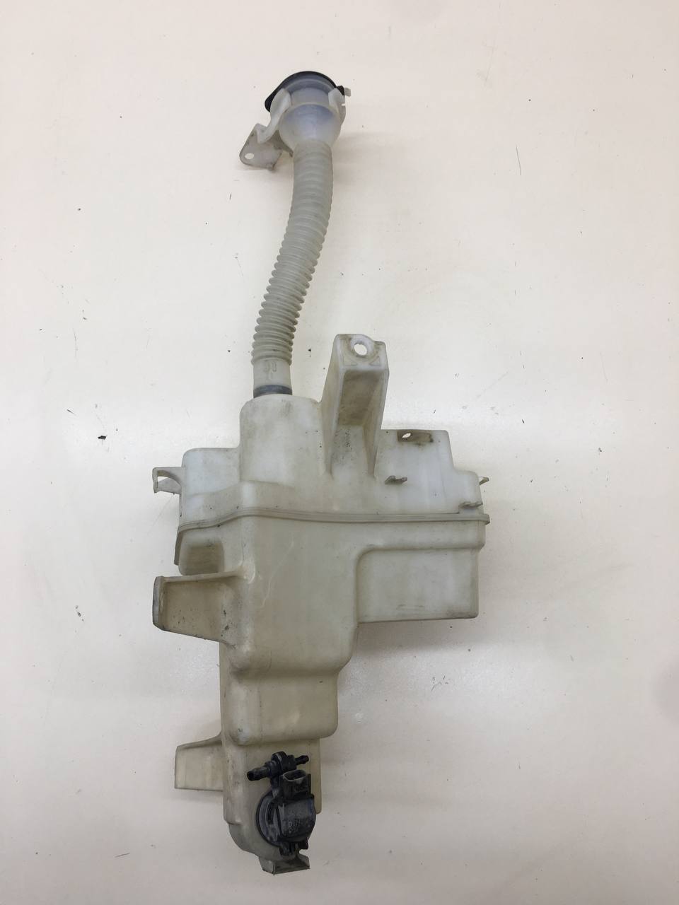 Бачок омывателя лобового стекла Toyota Rav 4 (XA40) 2013-2019