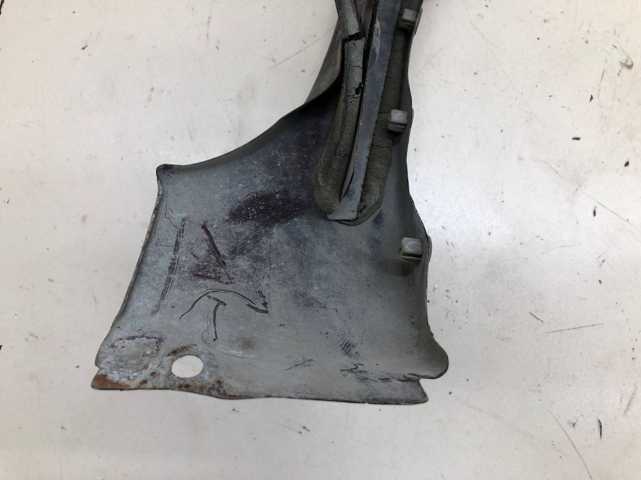 Крыло переднее левое Nissan Micra (K12) 2002-2010