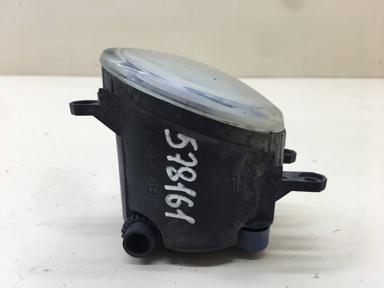 Фара противотуманная левая Toyota Auris (E150) 2006-2012