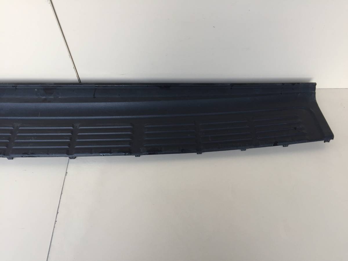 Накладка заднего бампера Toyota Land Cruiser (J200) 2007-2015